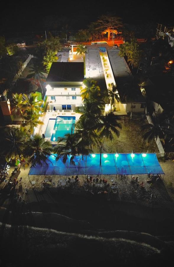 Hotel Playarena Coveñas Extérieur photo